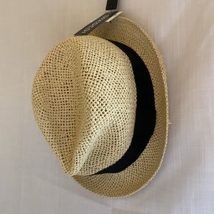 H&M Women’s Hat| Size: 5/6 , Color: Cream and Black